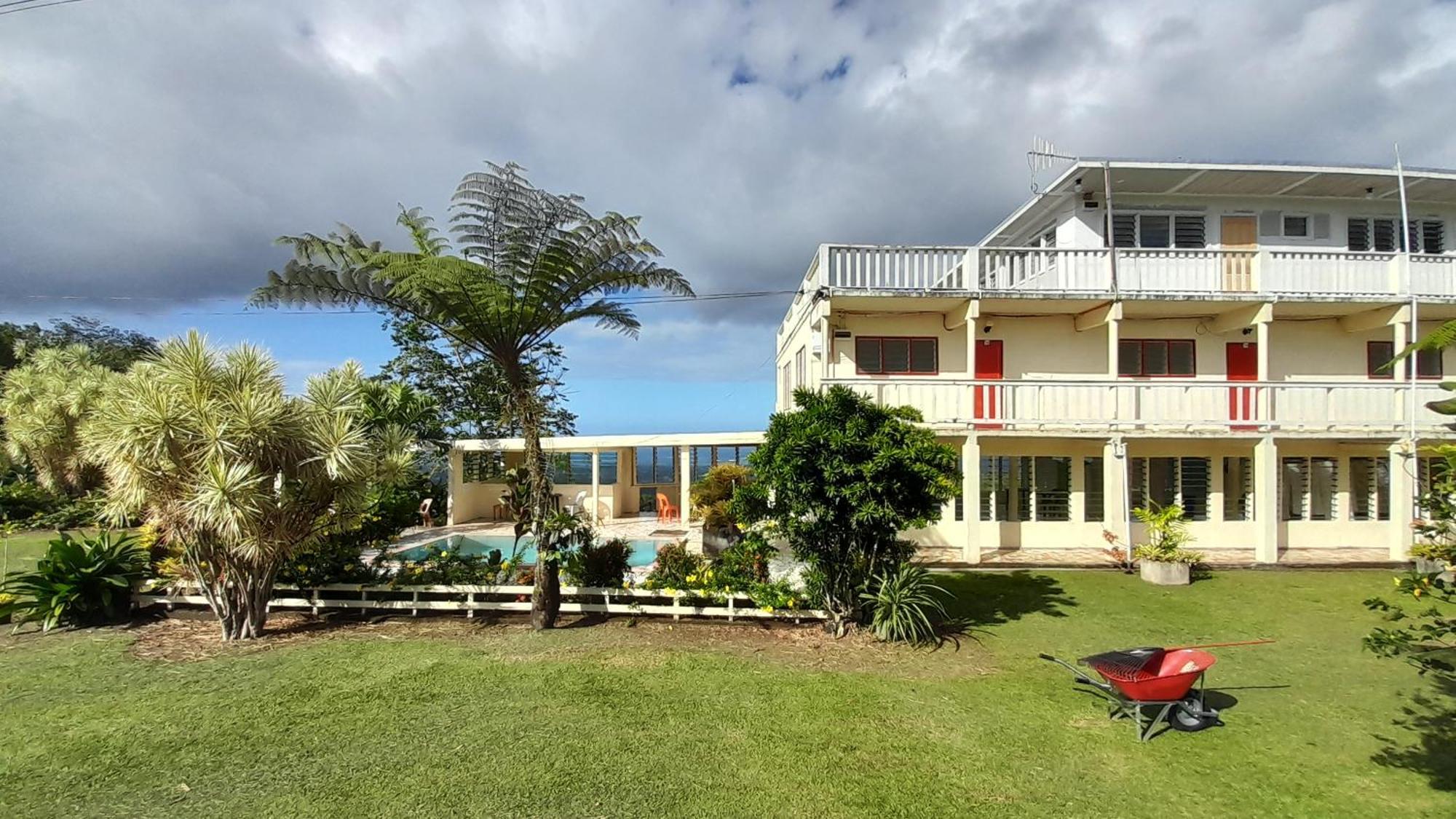 Dave Parker Eco Lodge Hotel アピア エクステリア 写真