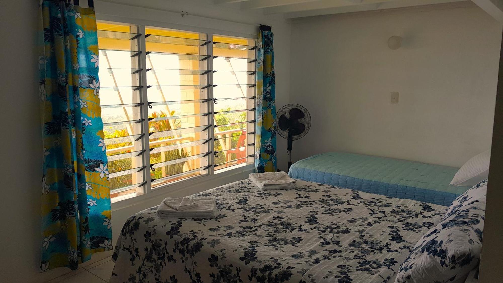 Dave Parker Eco Lodge Hotel アピア エクステリア 写真